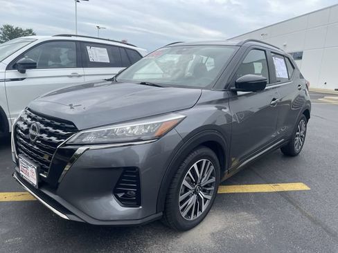 Used 2024 Nissan Kicks SR FWD image 12