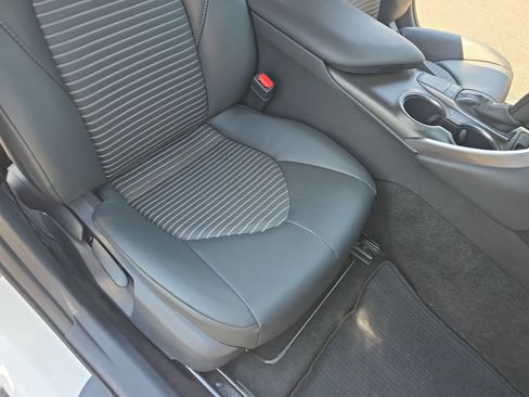 Used 2024 Toyota Camry SE FWD image 10