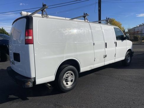 Used 2015 Chevrolet Express 3500 Extended image 9