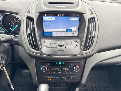 Used 2017 Ford Escape SE w/ Equipment Group 201A FWD image 28
