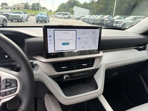 New 2026 Ford Explorer Active w/ Active Comfort Package RWD image 17