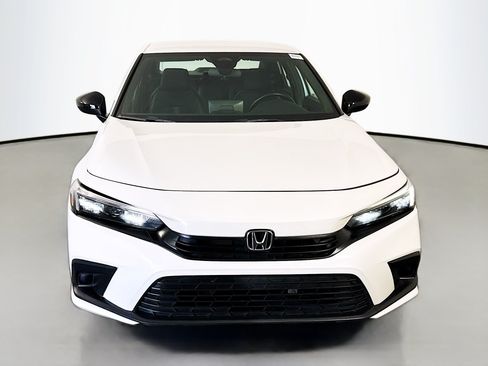 Used 2023 Honda Civic Sport image 2