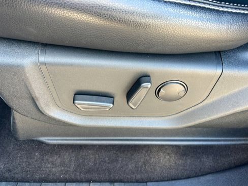 Certified 2020 Ford F150 Lariat image 34