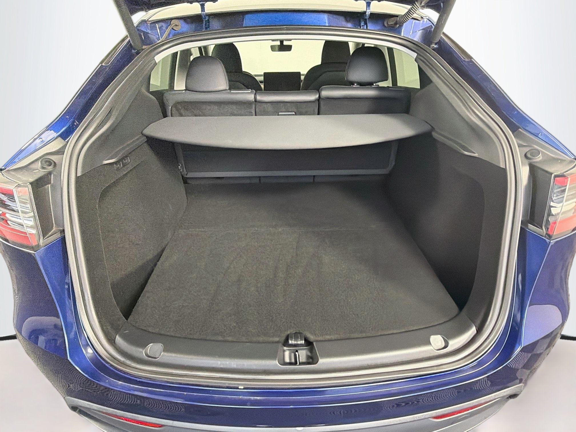 Used 2023 Tesla Model Y Long Range AWD/4WD image 29