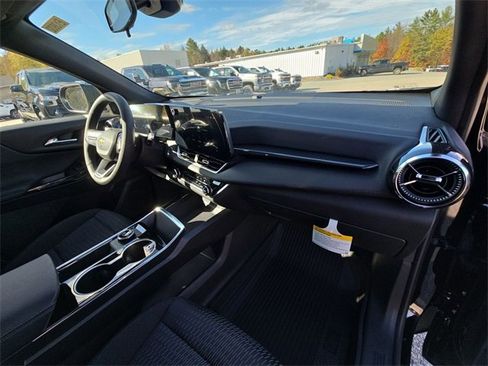 New 2026 Chevrolet Equinox LT w/ LPO, Floor Liner Package image 30