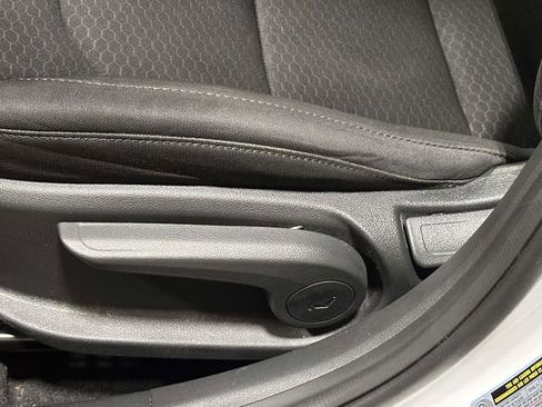 Used 2020 Hyundai Elantra SE w/ Cargo Package (C1) FWD image 17