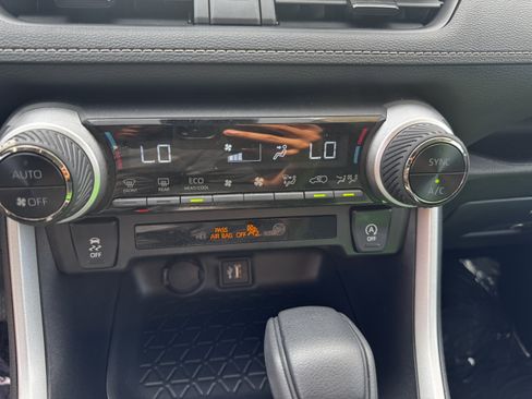 Certified 2025 Toyota RAV4 XLE AWD/4WD image 19