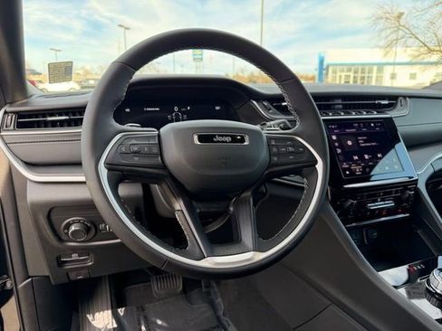 New 2026 Jeep Grand Cherokee L Laredo AWD/4WD image 6