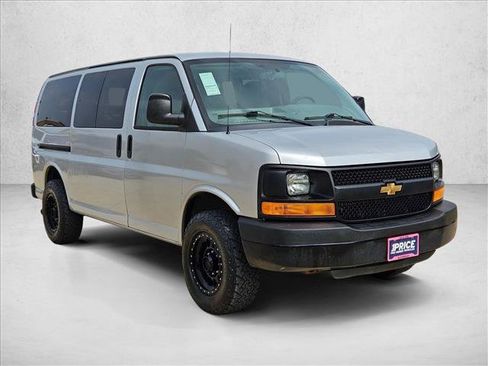 Used 2015 Chevrolet Express 2500 LS RWD image 3