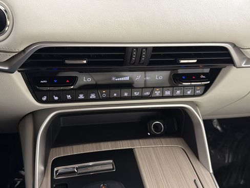 Used 2024 MAZDA CX-90 Plug-In Hybrid w/ Premium Plus AWD/4WD image 14
