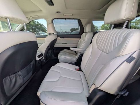 Used 2023 Hyundai Palisade Limited FWD image 12