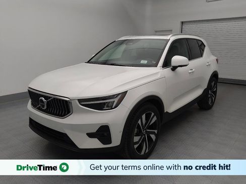 Used 2023 Volvo XC40 B5 Ultimate w/ Protection Package Premier image 1