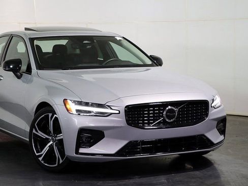 Used 2024 Volvo S60 B5 Core image 6