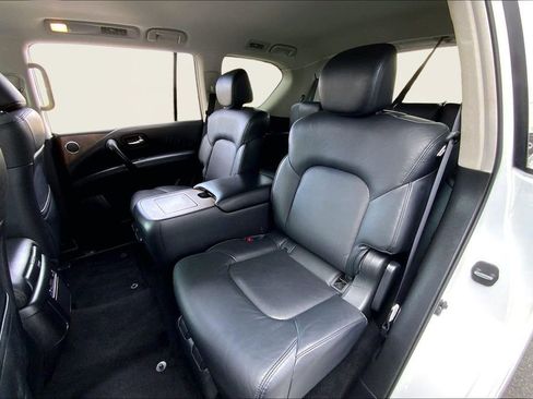 Used 2024 Nissan Armada SL w/ Captain's Chairs Package image 16