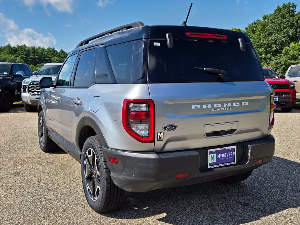 Used 2023 Ford Bronco Sport Outer Banks w/ Tech Package AWD/4WD image 3