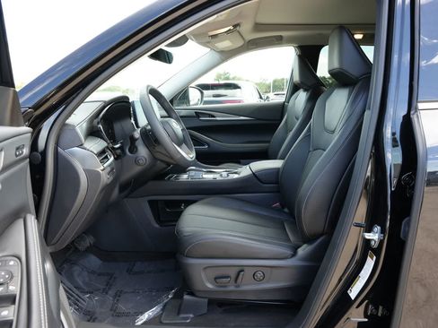 Certified 2027 INFINITI QX60 Luxe w/ Cargo Package FWD image 16