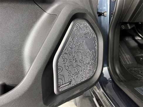 Used 2025 GMC Hummer EV 3X w/ LPO, Cargo Utility Package image 25