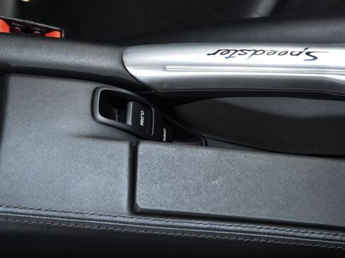 Used 2011 Porsche 911 Speedster RWD image 25