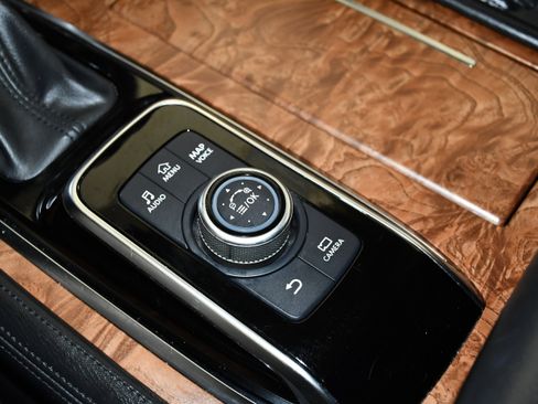 Used 2022 Nissan Armada SL w/ Captain's Chairs Package AWD/4WD image 36