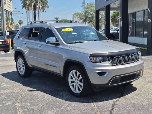 Used 2017 Jeep Grand Cherokee Limited AWD/4WD image 3