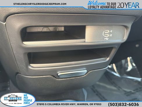 New 2027 Chrysler Pacifica Select w/ Family Tech Group AWD/4WD image 27