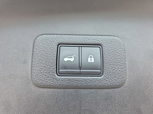 Used 2022 Nissan Armada Platinum w/ Captain's Chairs Package RWD image 41