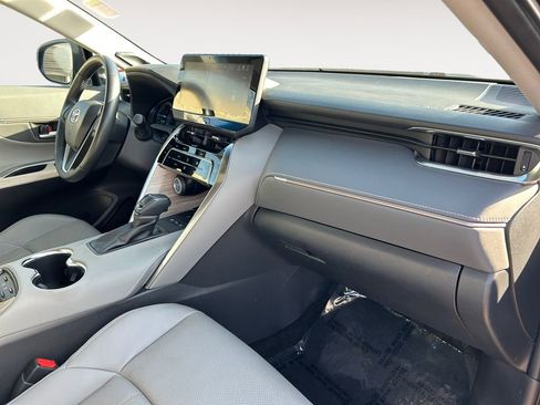 Used 2021 Toyota Venza XLE w/ Softex Package AWD/4WD image 25