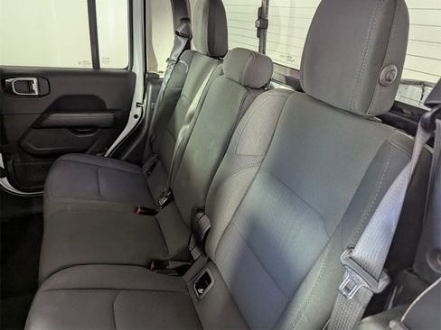 Certified 2023 Jeep Gladiator Overland image 15