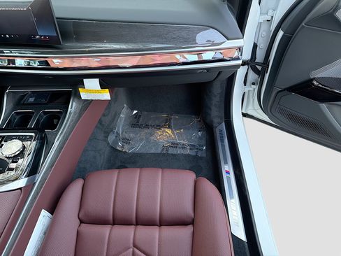 New 2026 BMW i7 xDrive60 w/ M Sport Package RWD image 17