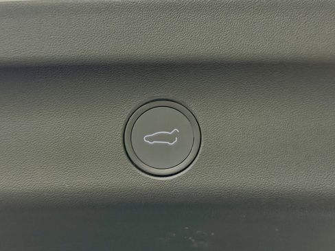 Used 2021 Tesla Model Y 2WD image 16