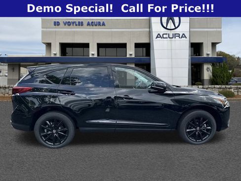 Used 2025 Acura RDX SH-AWD image 4