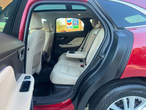 Used 2017 Jaguar F-PACE Prestige image 7