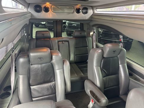 Used 2017 GMC Savana 2500 Extended RWD image 13