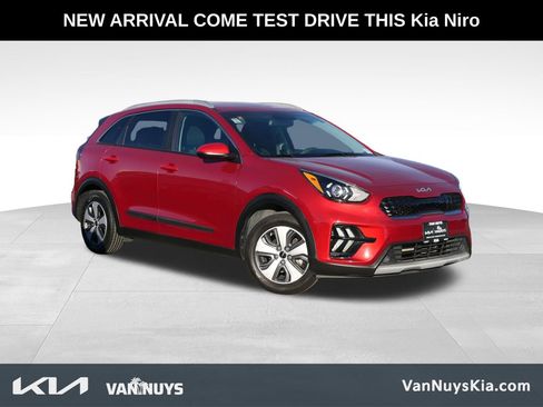 Used 2022 Kia Niro LX image 1