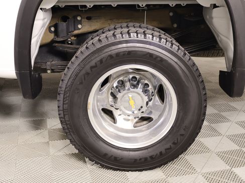 Used 2024 Chevrolet Silverado 3500 LTZ w/ LTZ Convenience Package image 19