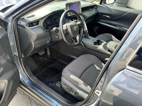 Used 2024 Toyota Venza LE AWD/4WD image 16