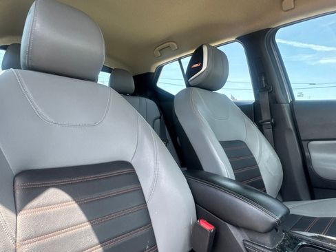 Used 2024 Nissan Kicks SR w/ SR Premium Package FWD image 32