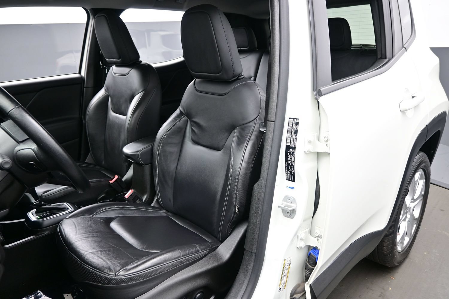 Used 2023 Jeep Renegade Limited AWD/4WD image 15