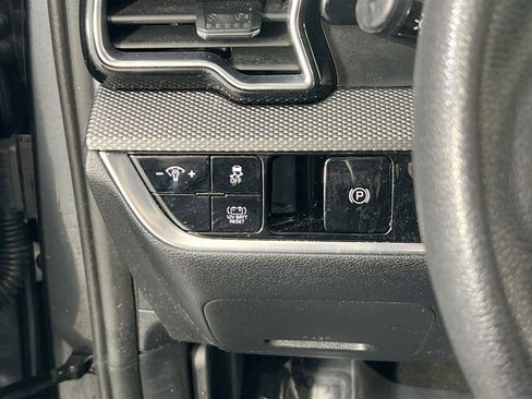 Used 2023 Kia Sportage LX AWD/4WD image 10