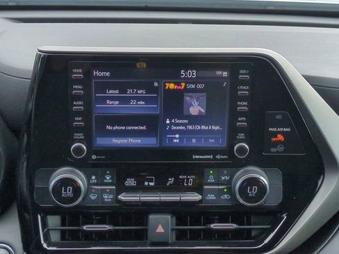 Used 2022 Toyota Highlander LE FWD image 19