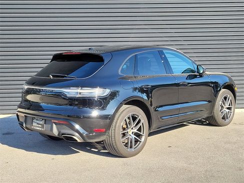 Certified 2024 Porsche Macan image 7