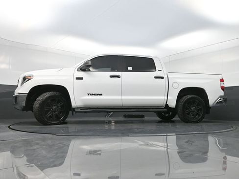 Used 2020 Toyota Tundra SR5 w/ SR5 Upgrade Package AWD/4WD image 25