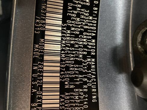 Used 2021 Toyota Corolla LE image 12