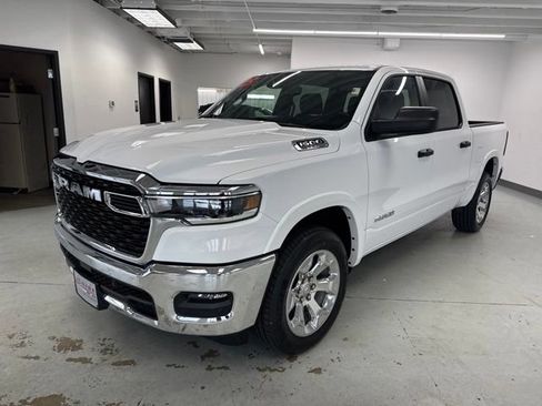 Used 2025 RAM 1500 Big Horn AWD/4WD image 5