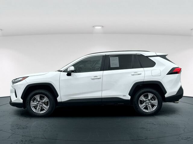 Used 2022 Toyota RAV4 XLE w/ Convenience Package AWD/4WD image 3