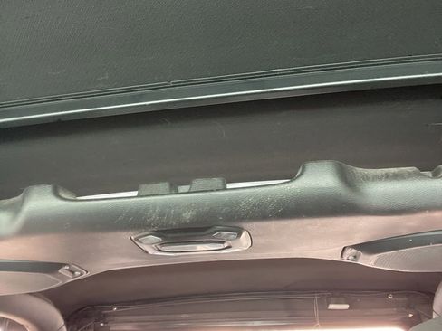 Used 2023 Jeep Wrangler Sport S image 31