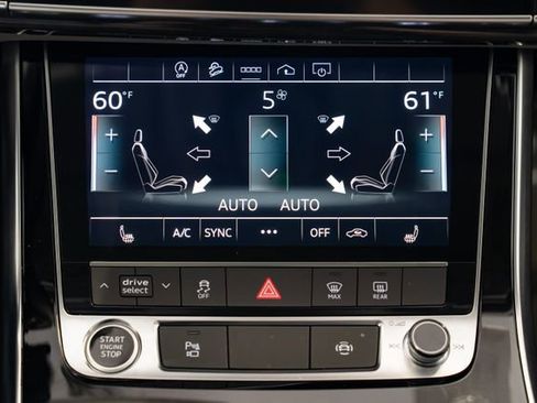 Used 2021 Audi Q7 3.0T Premium AWD/4WD image 12