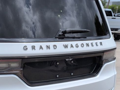 Used 2024 Jeep Grand Wagoneer L Series II w/ Quick Order Packagew 28T AWD/4WD image 6