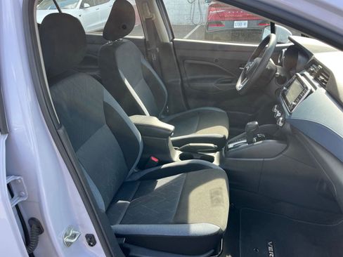 Used 2025 Nissan Versa SV FWD image 35