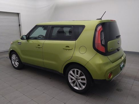 Used 2019 Kia Soul + image 3
